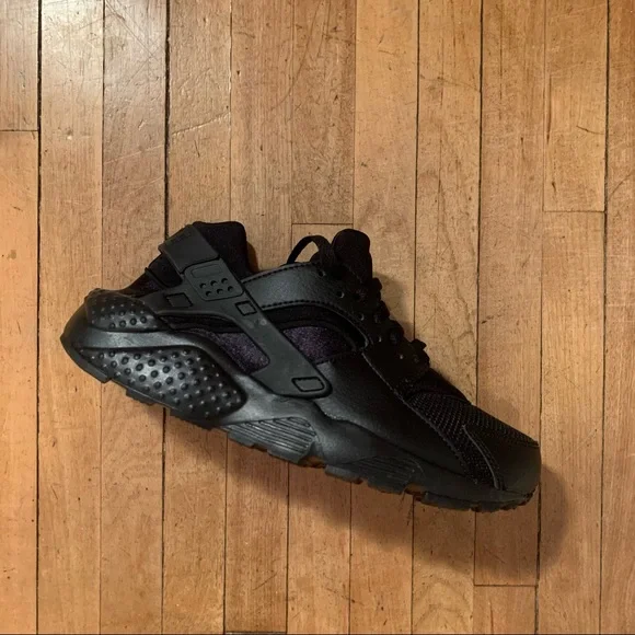 Nike Huarache Run Triple Black shoes Women’s Size 8 athletic workout gym sneaker - Picture 1 of 7